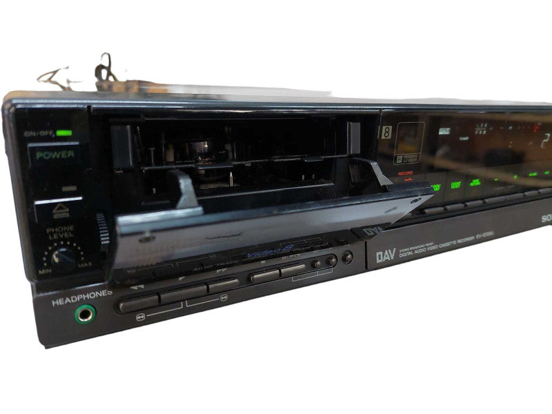 Sony DAV Digital Audio Video8 Cassette Recorder EV-S700U =