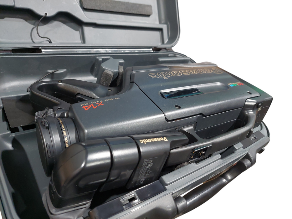 Panasonic Color Viewfinder Ominimovie VHS PV-950
