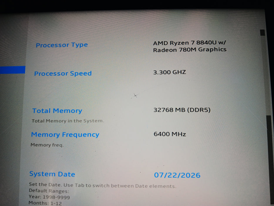 Minisforum V3 165Hz Tablet PC Ryzen 7 8840U 32GB DDR5 1TB NVME Read