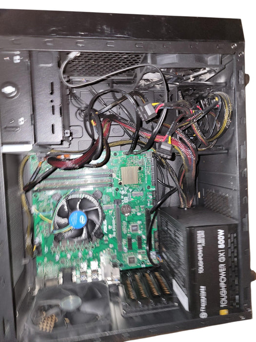 ASUS i7 - 10700 @ 2.90GHz E2 8Core(S)/ 16 Thread(S) 16GB DDR4 Ram No HDD
