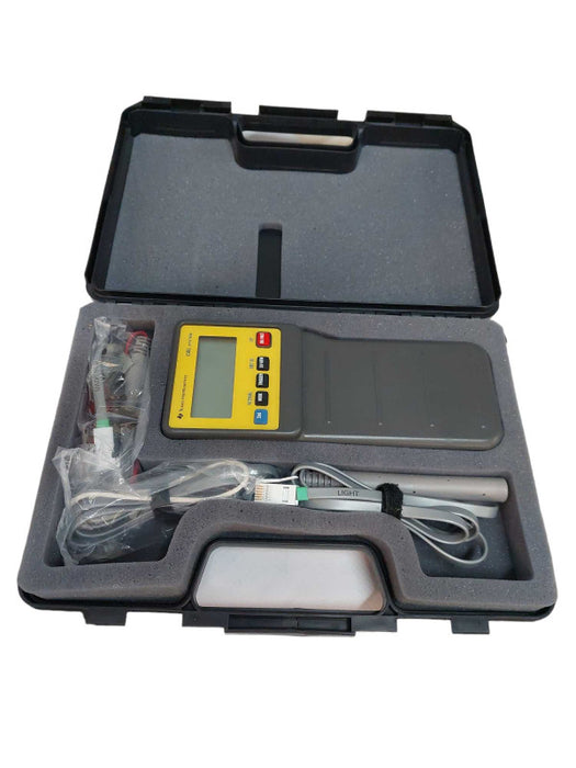 Texas Instruments CBL System Data Collector in Case with Accessories  Q=