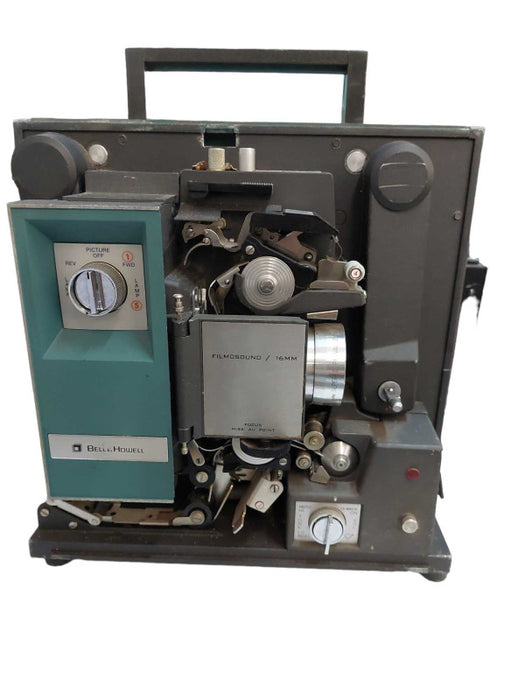 Bell & Howell 16MM Film Sound Projector Model: 1552 =
