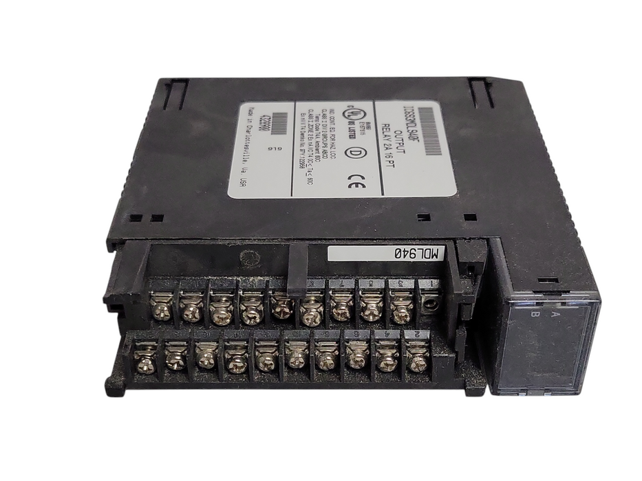 GE Fanuc IC693MDL940F Output Relay Module 2A 16PT, READ