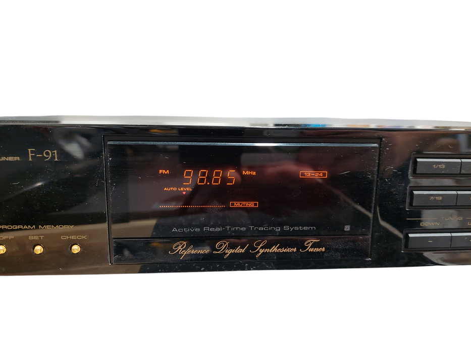 Pioneer FM/AM Digital Synthesizer Tuner F-91