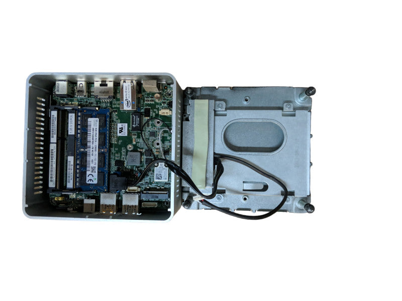 Intel NUC5i7RYH Intel Core i7-5557U @ 3.10GHz / 8GB RAM / No HDD