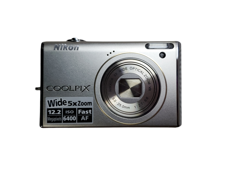 Nikon CoolPix S640 12.2MP Digital Camera w/ Battery & Case