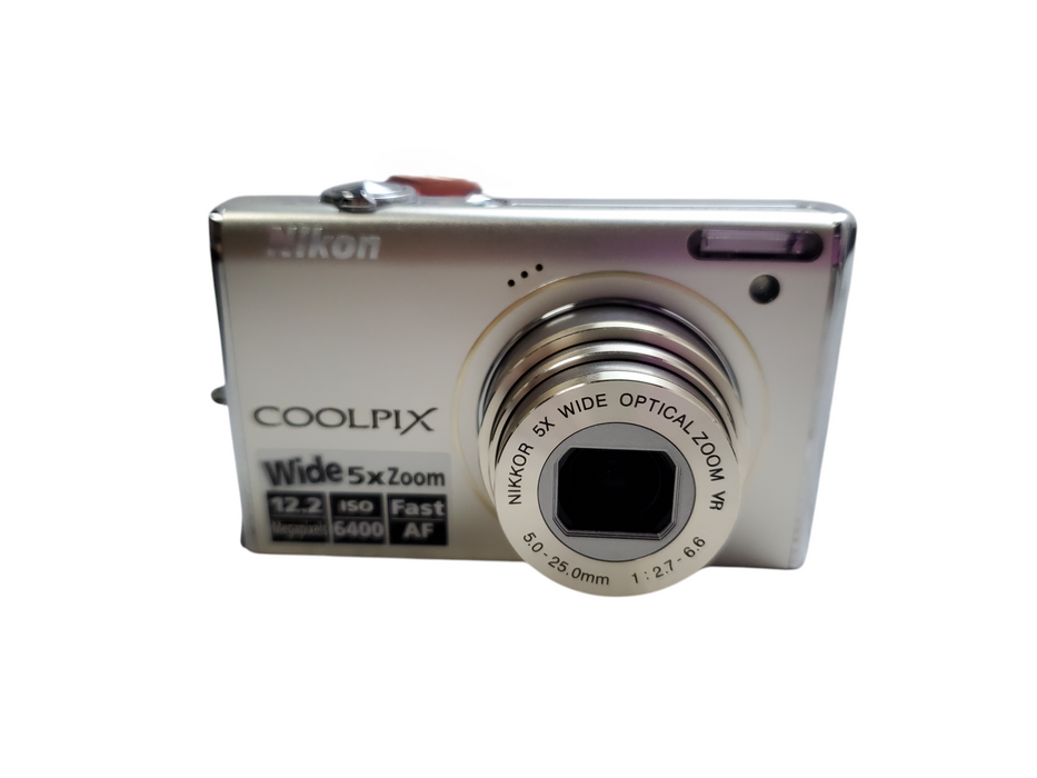 Nikon CoolPix S640 12.2MP Digital Camera w/ Battery & Case