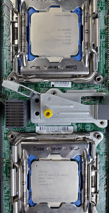 HP ProLiant BL460c Gen9 - 2x Xeon E5-2623 v3, 32GB DDR4 - No HDD