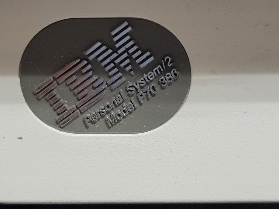 Vintage IBM Personal System/2 P70 386 8573-121, READ