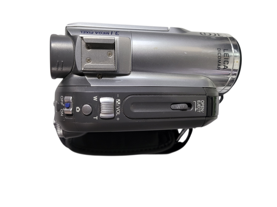 Panasonic PV-GS320 3CCD MiniDV Camcorder