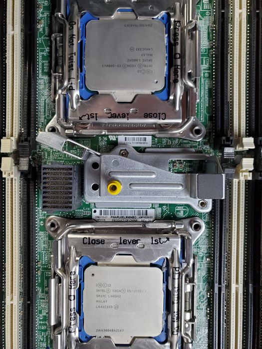 HP ProLiant BL460c Gen9 - 2x Xeon E5-2609 v3, 32GB DDR4 - No HDD
