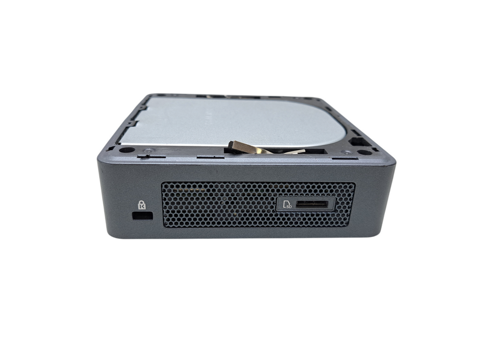 Intel NUC8BEK Mini PC | Intel Core i3-8109U, 16GB DR4, 250GB NVMe *READ*