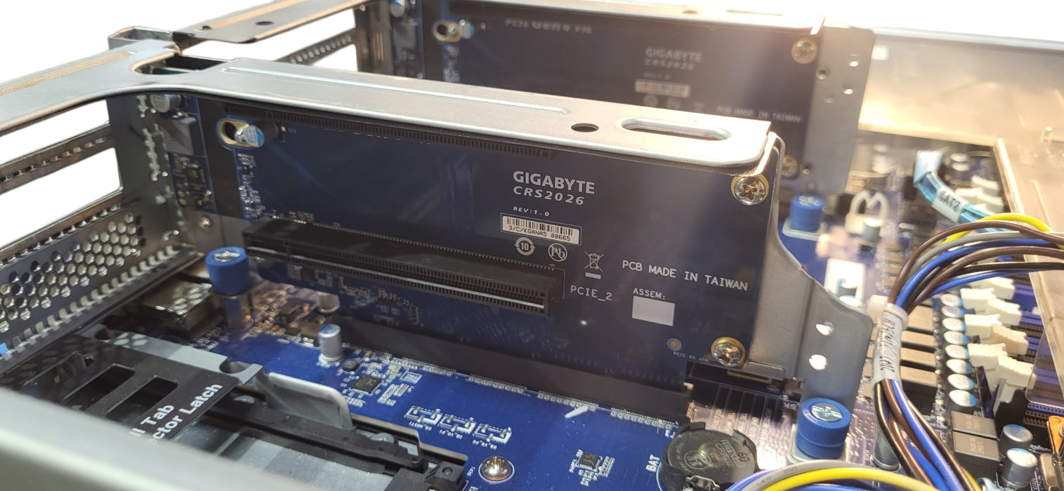 Gigabyte R282-Z93 2U EPYC Server Barebone | MZ92-FS | Dual 2000W PSU|12x3.5"
