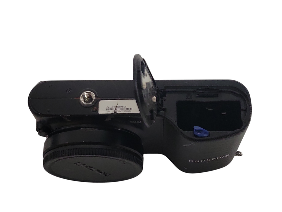 Samsung NX2000 Digital Camera, No Lens/SD Card/ Battery, READ