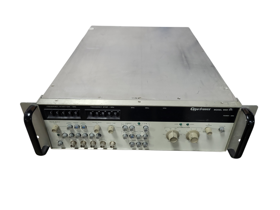 Gigatronics MODEL900 Synthesizer Signal Generator 0.05-18GHZ