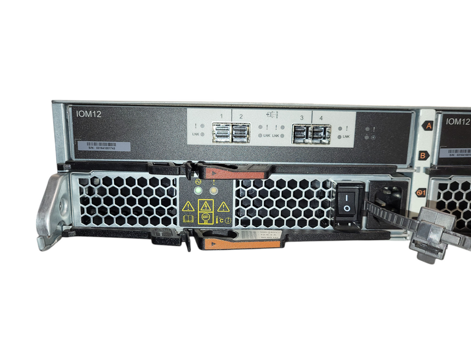 NetApp NAJ-1501 24 Bay Disk Array Shelf 24x 2.5'', 2x IOM12 111-2850+B3