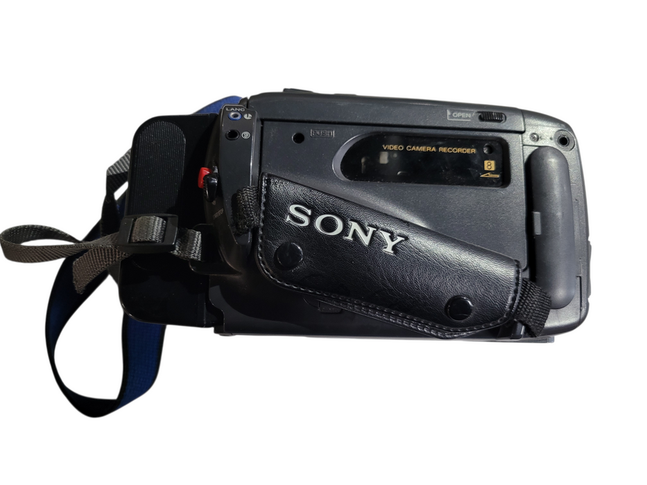 Sony Handycam Hi-8 CCD-TRV40 Camera | Bag & Remote