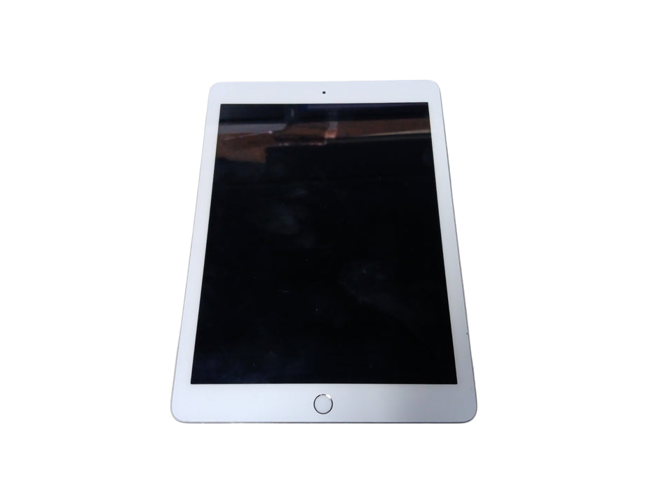 Apple iPad 5th Gen - 128GB - Silver [A1822] — retail.era