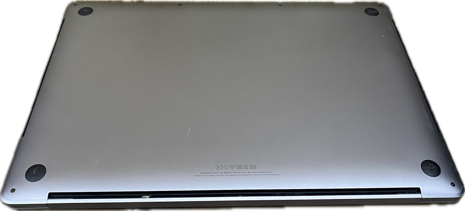 Apple MacBook Pro 15" 2016 i7-6700HQ Radeon Pro 450 GPU 16GB RAM 256GB SSD READ