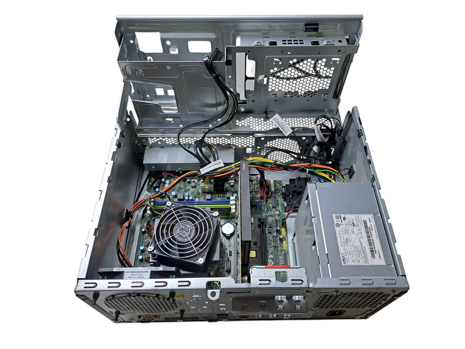 Lenovo ThinkStation P330 | Xeon E-2224G @3.40GHz, 8GB DDR4, P2000, No HDD