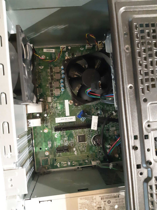 Hp Pavilion Desktop 590-p0xxx AMD Ryzen 5 2400 with Radeon Vega Graphics, Read