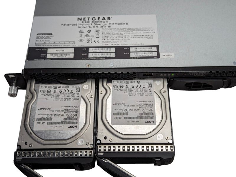 NETGEAR ReadyNAS RNR-4B EN3138 w\\\\ 2x 4TB HDD -