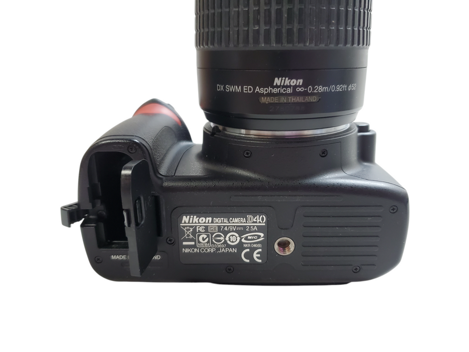 Nikon D40 DSLR Digital Camera w/ 18-55mm Lens - No Battery *READ*