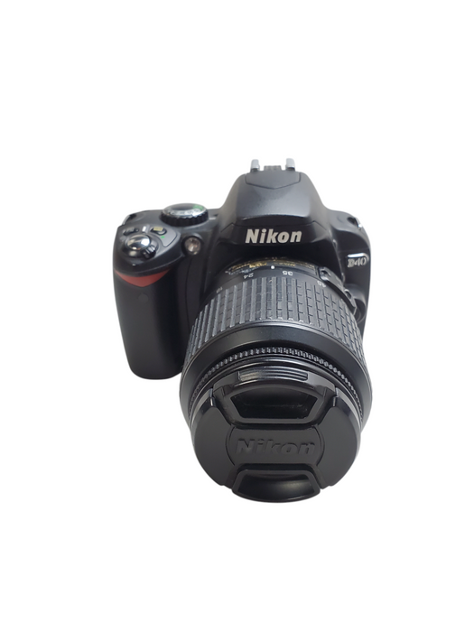 Nikon D40 DSLR Digital Camera w/ 18-55mm Lens - No Battery *READ*