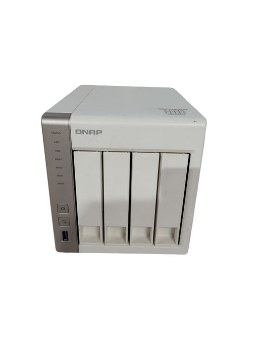 QNAP TS-451 4 Bays NAS, 8GB RAM, 4x 2TB HDD !