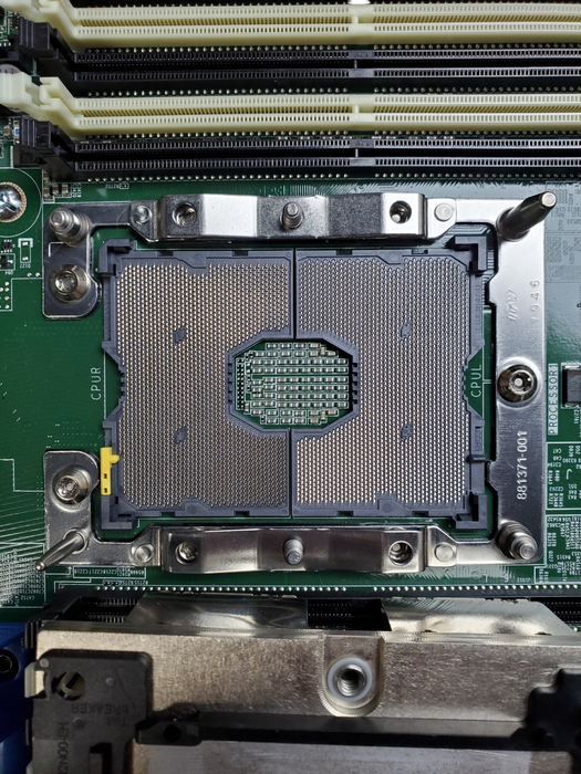 HP ProLiant DL360 Gen10 Barebones - No CPU/RAM/PSU *READ*