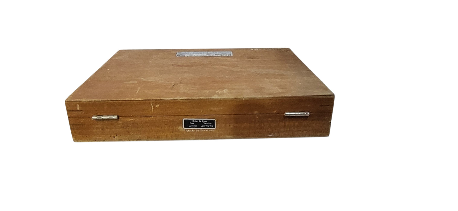 B&K Bruel & Kjaer Type 4220 Precision Sound Level Calibrator | Untested