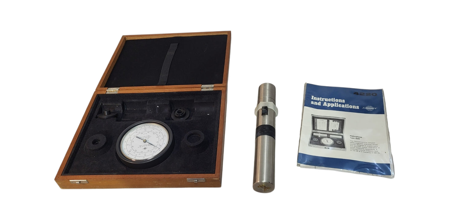 B&K Bruel & Kjaer Type 4220 Precision Sound Level Calibrator | Untested