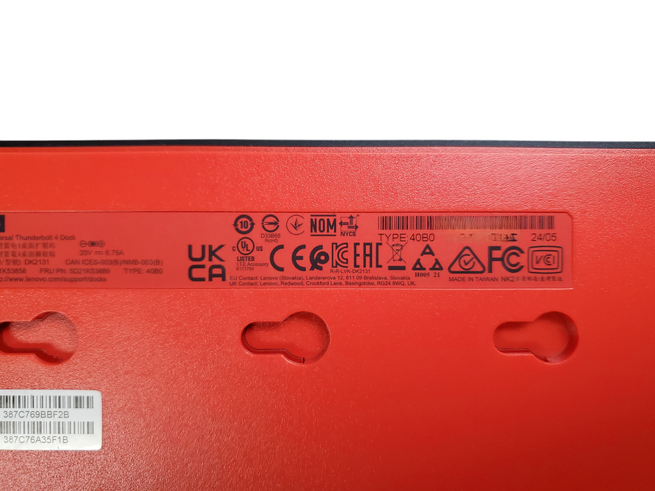 Lenovo ThinkPad Universal Thunderbolt 4 Dock 40B0 DK2131 w/ 135w Adapter