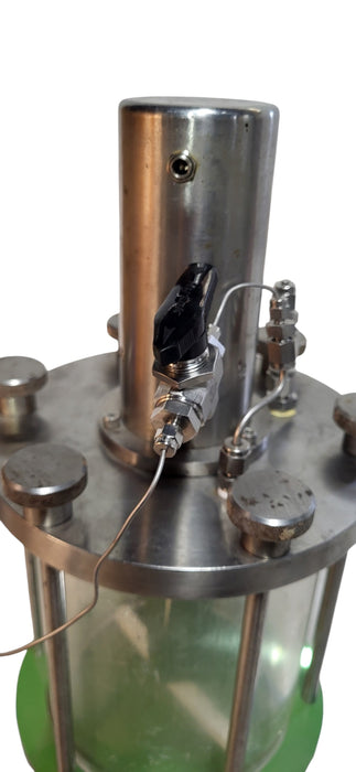 Amicon Pressurized Stirred Ultrafiltration Cell W/ Stirring Motor | READ