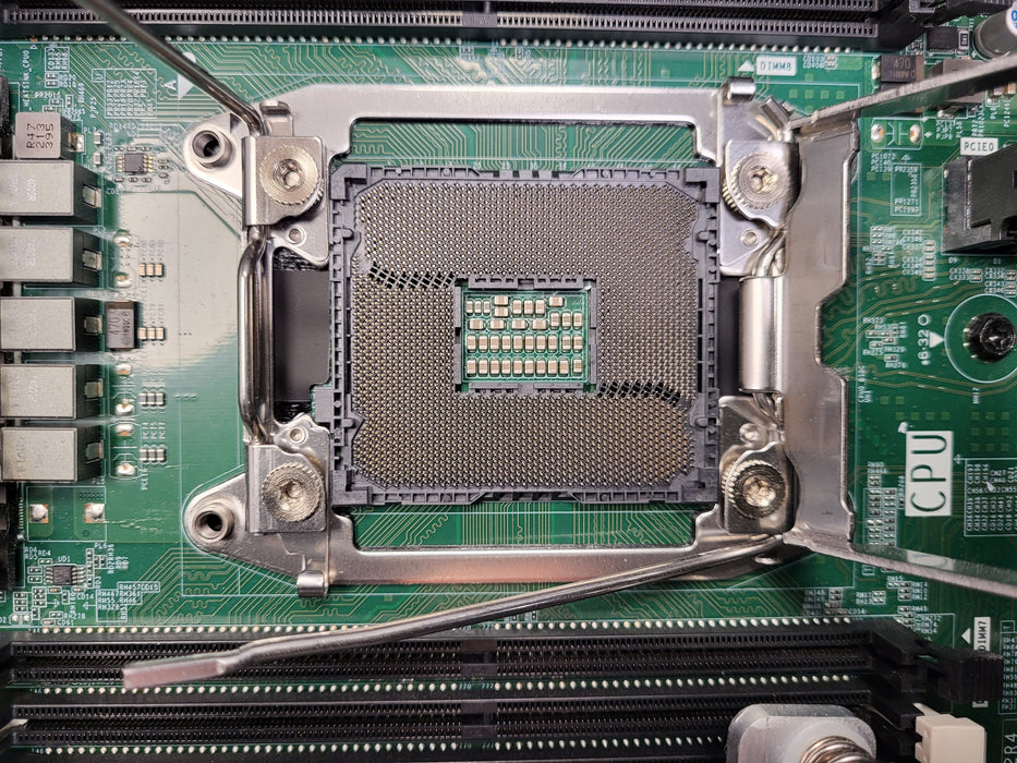 Dell Precision 5820 Workstation Barebones - No CPU/RAM/GPU/HDD