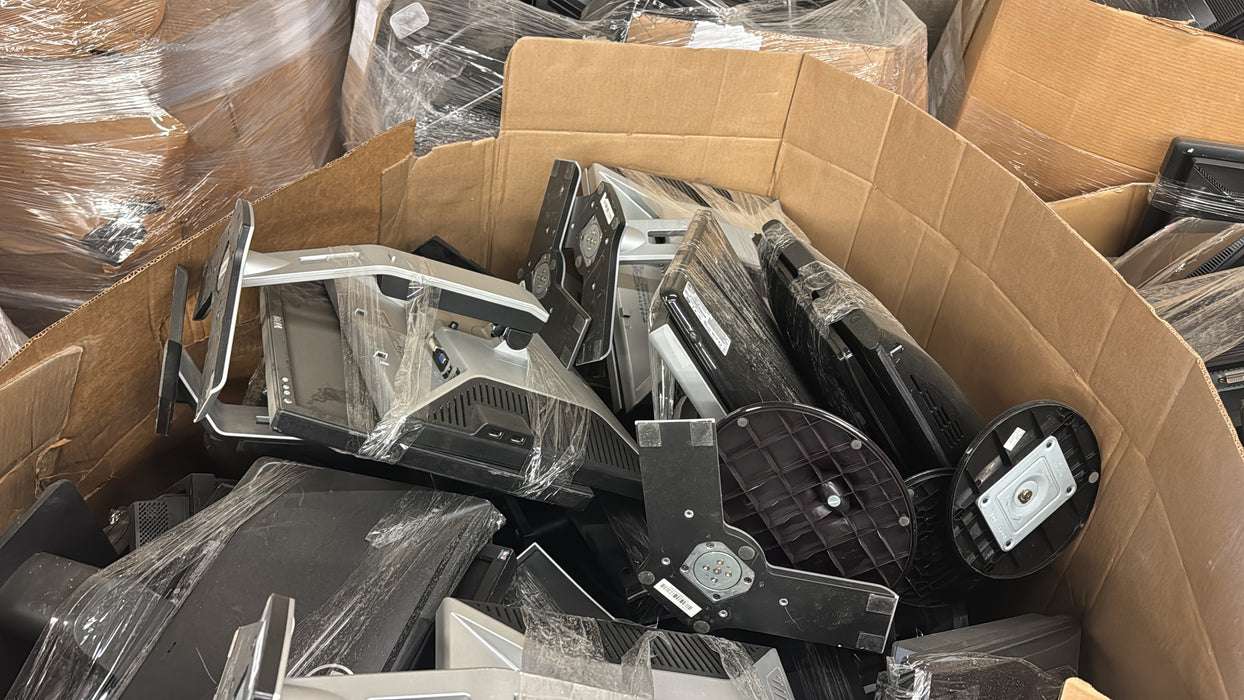 Lot 220x 19-20" Assorted LCD Monitors (Toronto)