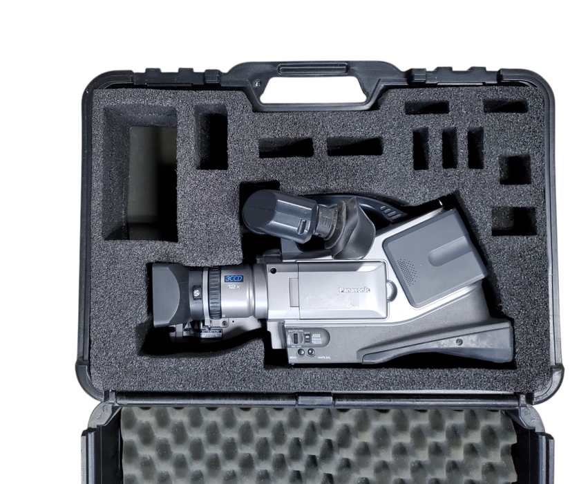 Panasonic AG-DVC15P 3CCD Professional MiniDV Camcorder w/ Case *READ*