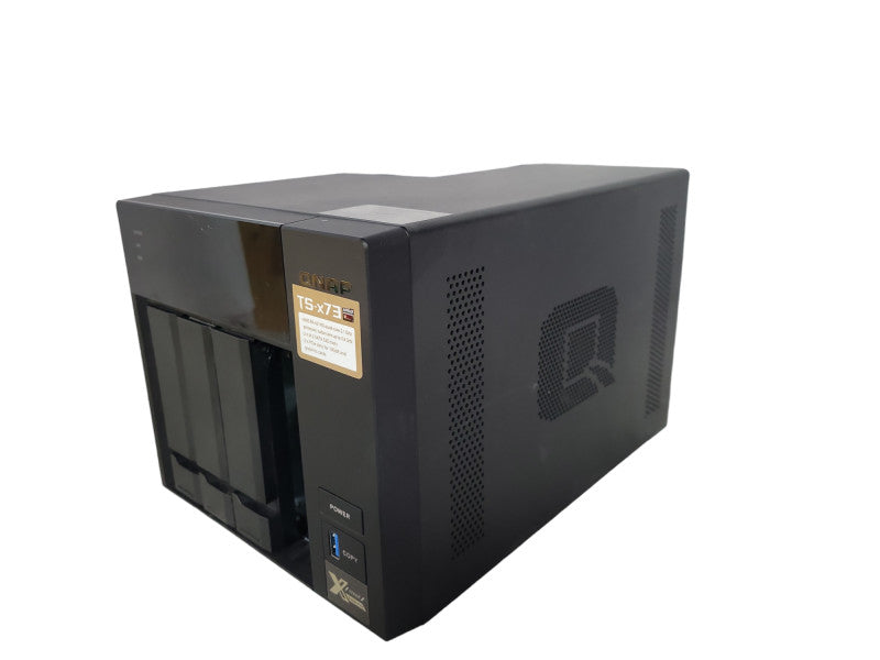 QNAP TS-473 NAS 3x 2TB HDD  4 BAY, 4GB RAM !