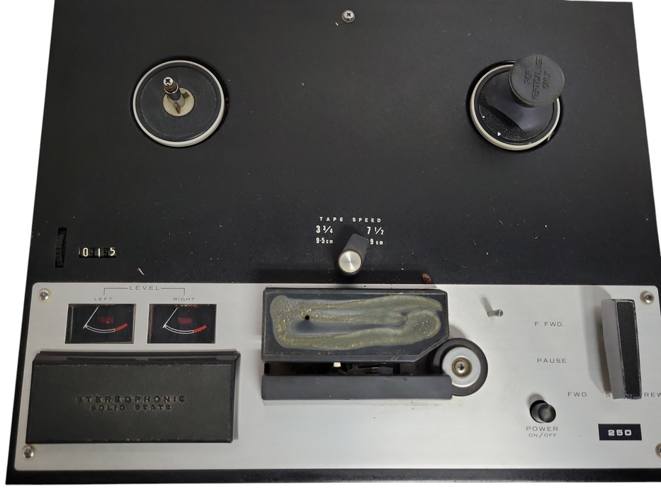 Sony Tapecorder TC-250A Solid State Stereo Tapecorder Powers On, READ