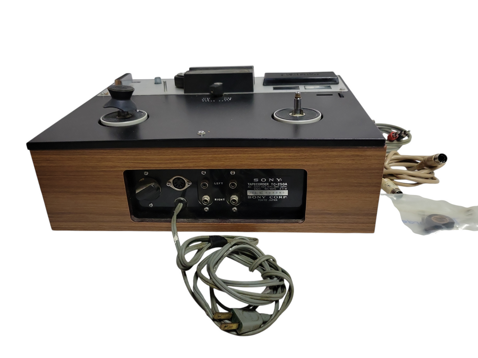 Sony Tapecorder TC-250A Solid State Stereo Tapecorder Powers On, READ