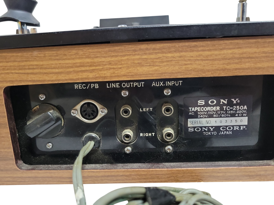 Sony Tapecorder TC-250A Solid State Stereo Tapecorder Powers On, READ