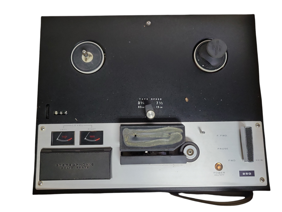 Sony Tapecorder TC-250A Solid State Stereo Tapecorder Powers On, READ