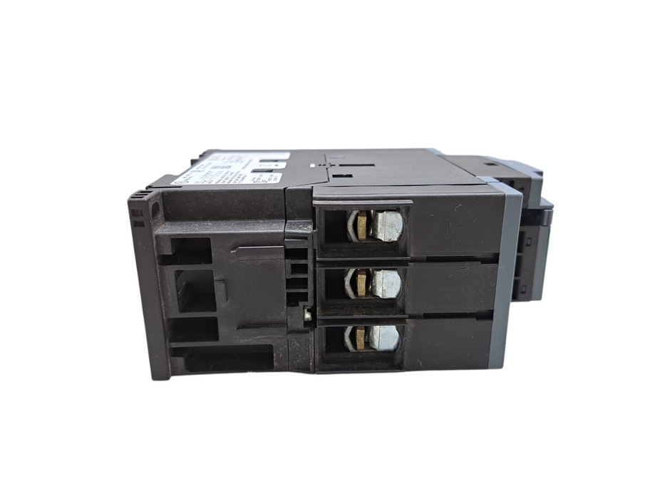 Siemens Contactor 3RT2036-1AK60 3PST-NO Chassis/DIN Rail 120Vac Coil 690VAC 51A