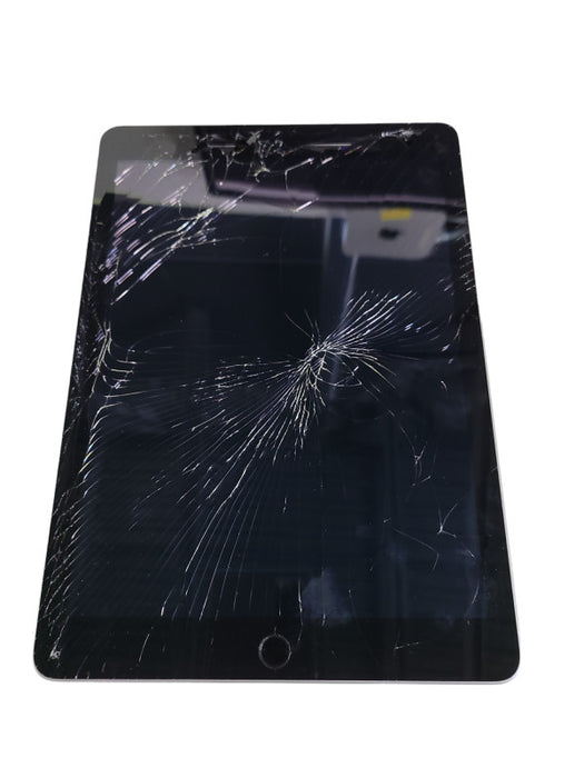 Apple iPad 5th Gen 32GB (A1822) - READ Î