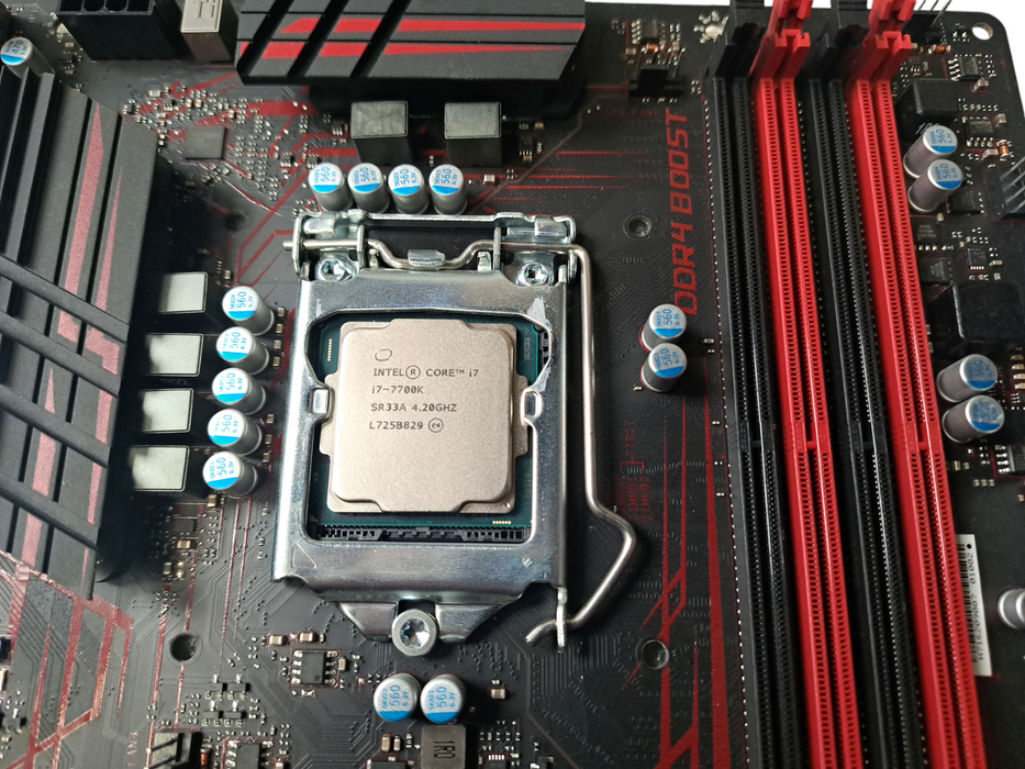 MSI Z270 Gaming Plus | I7-7700K 4.20GHz SR33A LGA 1151