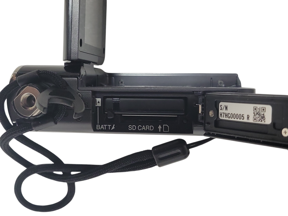 Panasonic SDR-S10 Handheld Digital Camcorder w/ battery and charger, no SD Card