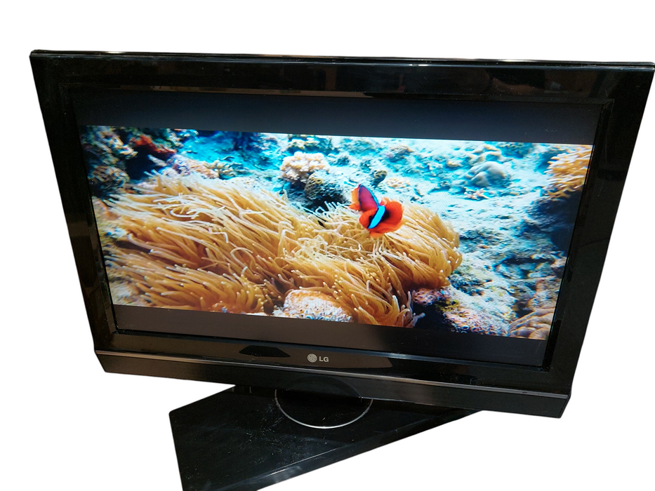 LG 32" LCD TV Model: 32LC5DC with stand