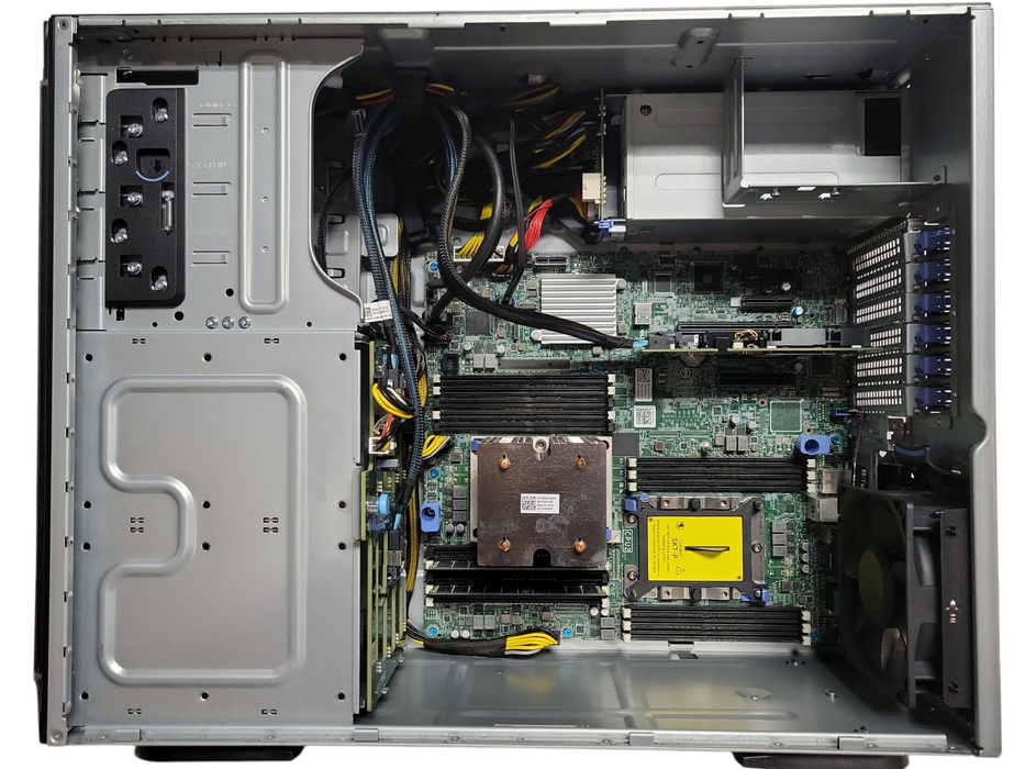 Dell PE T440, 1x Xeon Bronze 3106 1.70GHz, 32GB DDR4 PERC H730P, 4x 4TB SAS HDD