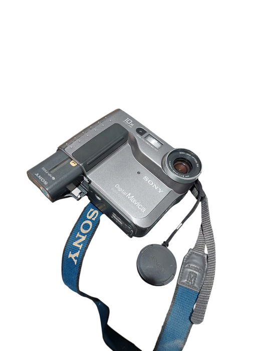 Sony Digital Still Camera Model: MVC-FD73
