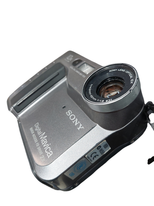 Sony Digital Still Camera Model: MVC-FD73